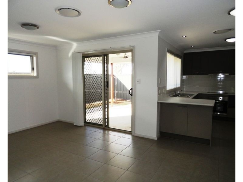 5/104-106 Windmill Road, Chinchilla QLD 4413