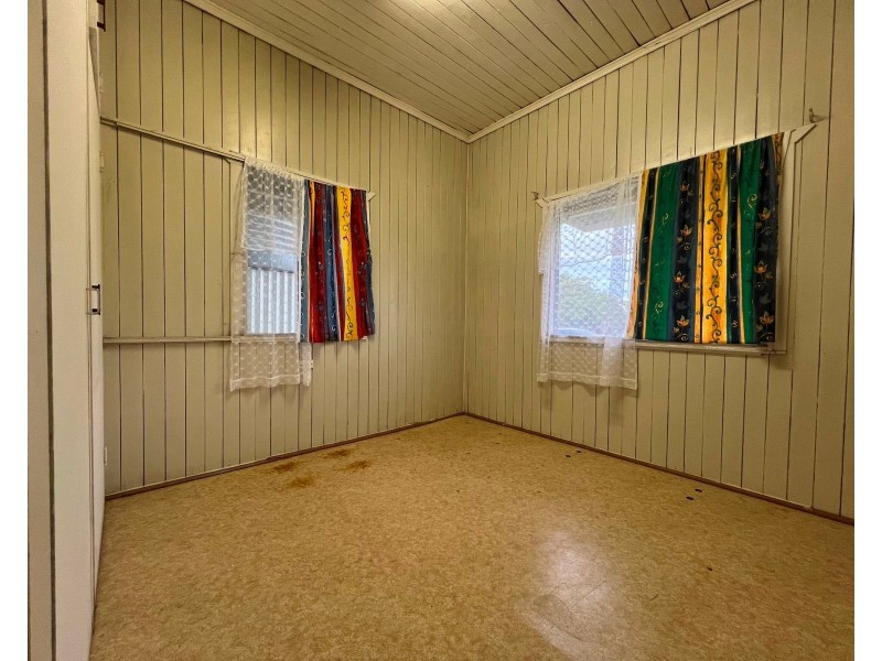 56 Dawson Street, Miles QLD 4415