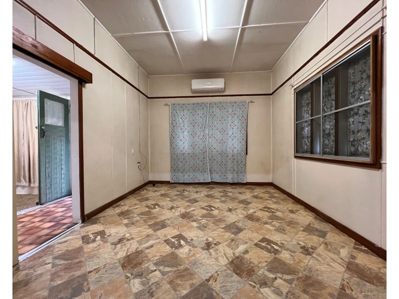 56 Dawson Street, Miles QLD 4415