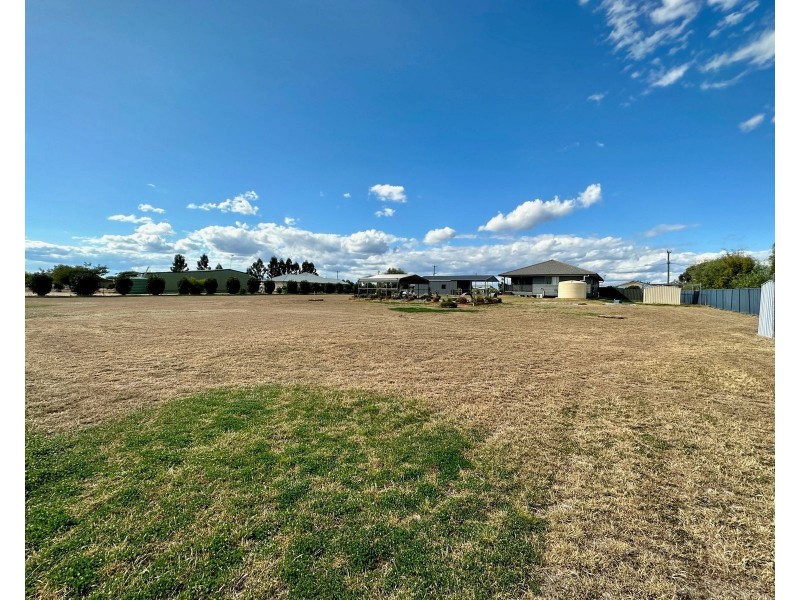 44 Ainsworth Street, Chinchilla QLD 4413