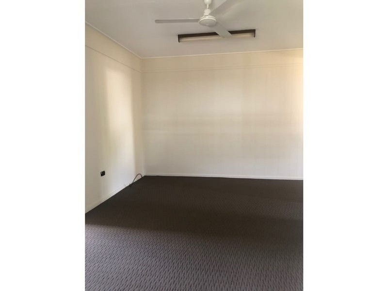 2/14 Claydon, Chinchilla QLD 4413
