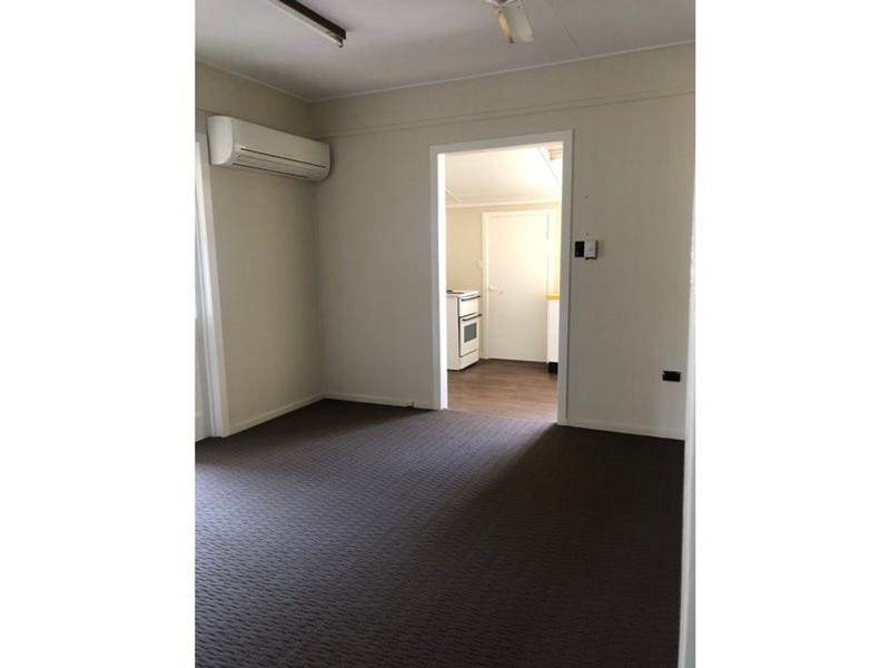 2/14 Claydon, Chinchilla QLD 4413