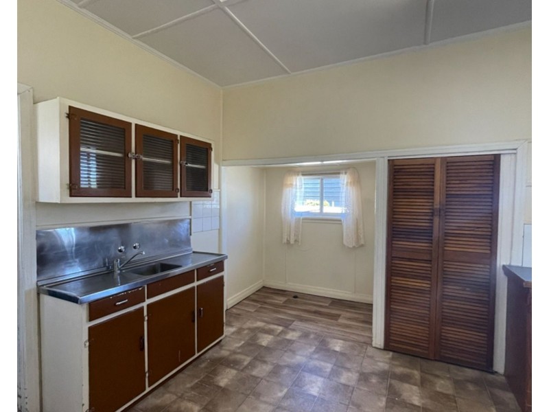 68 GLASSON, Chinchilla QLD 4413