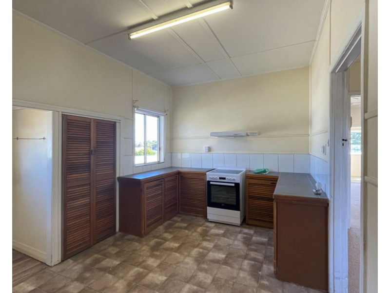 68 GLASSON, Chinchilla QLD 4413