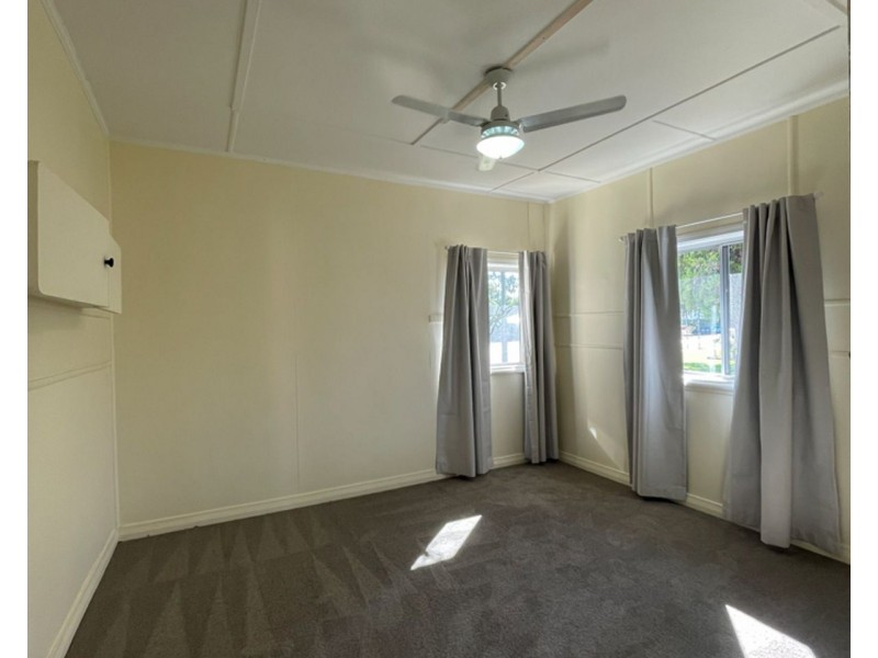68 GLASSON, Chinchilla QLD 4413