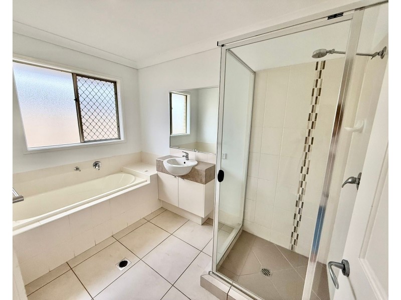 8 Bridgeman Parade,, Chinchilla QLD 4413