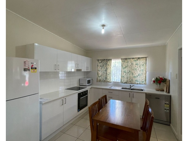 3/15 Eleanor Street, Miles QLD 4415