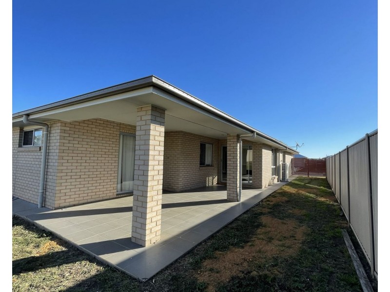 17 Archer Street, Chinchilla QLD 4413