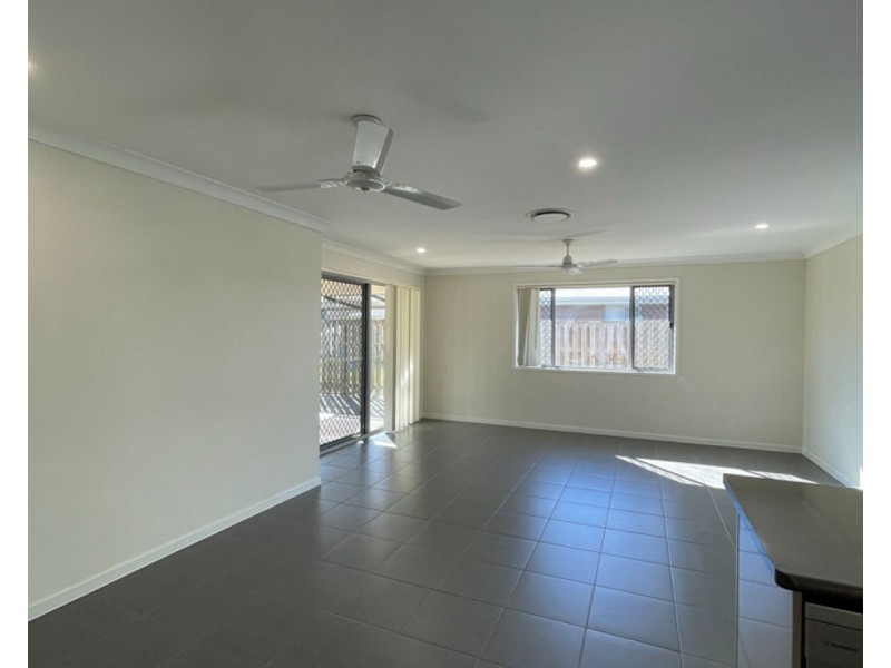 10 Hughes Avenue, Chinchilla QLD 4413