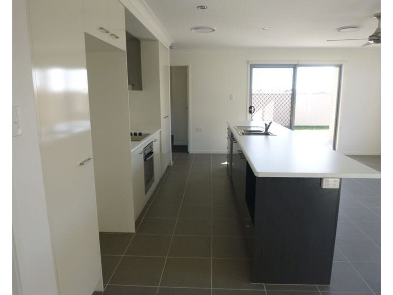 32 Bridgeman Parade, Chinchilla QLD 4413