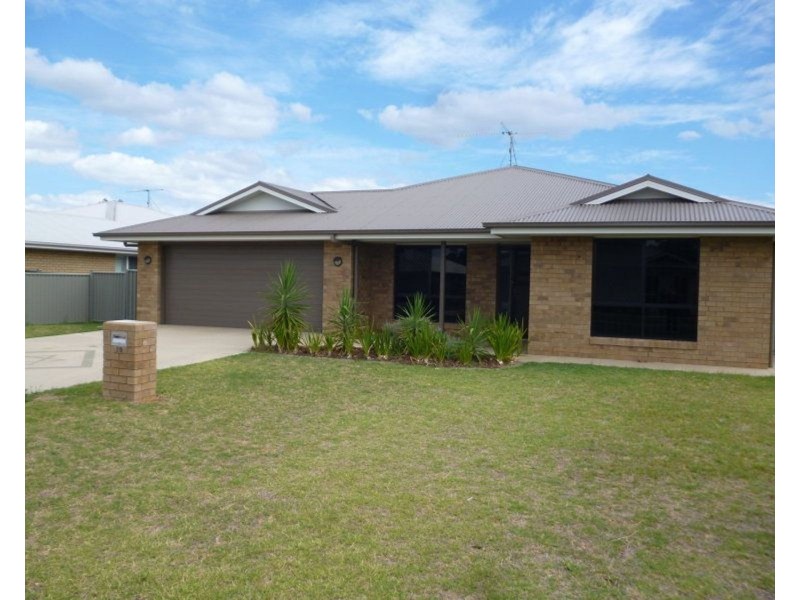 19 Sommerfeld Crescent, Chinchilla QLD 4413