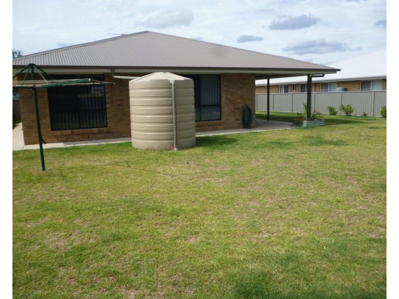19 Sommerfeld Crescent, Chinchilla QLD 4413