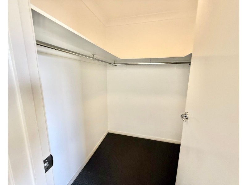 108 Windmill Road, Chinchilla QLD 4413
