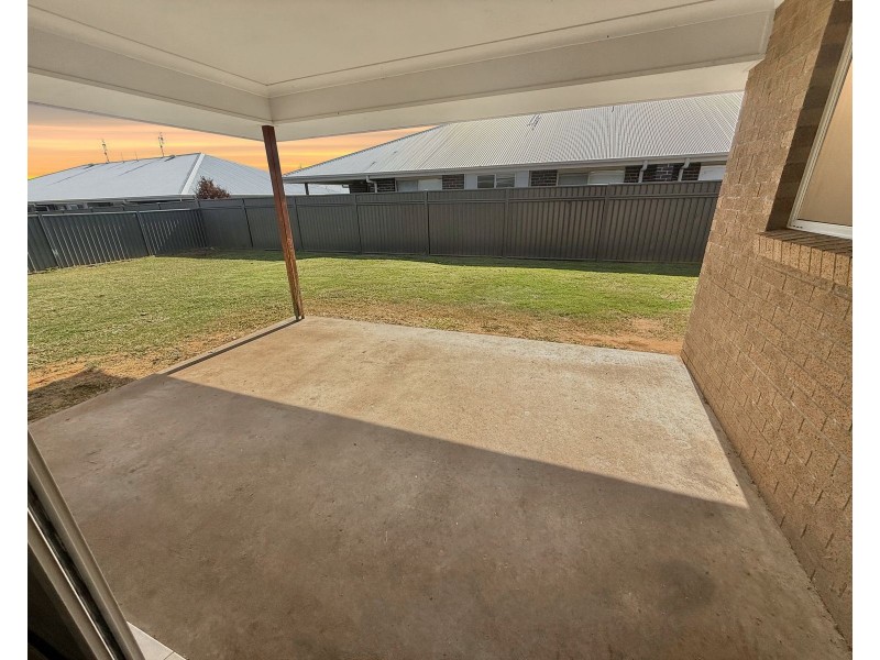 108 Windmill Road, Chinchilla QLD 4413