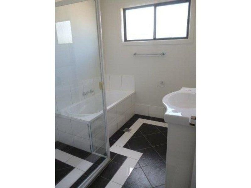 3/6 Holland Street, Chinchilla QLD 4413
