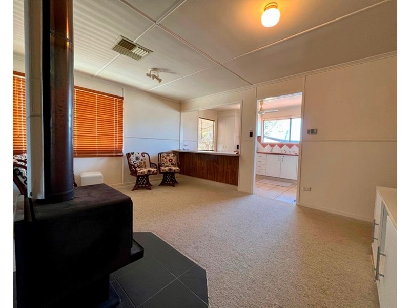 26 Weldon Street, Wandoan QLD 4419