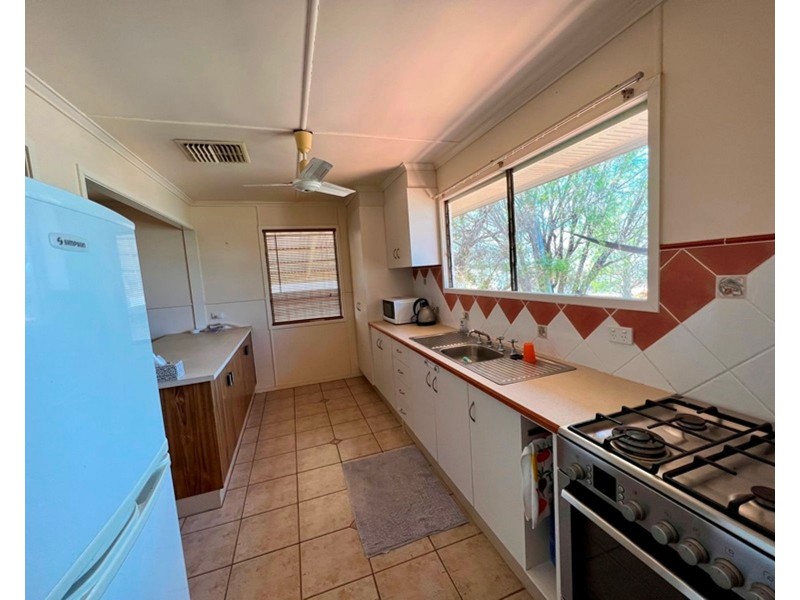 26 Weldon Street, Wandoan QLD 4419