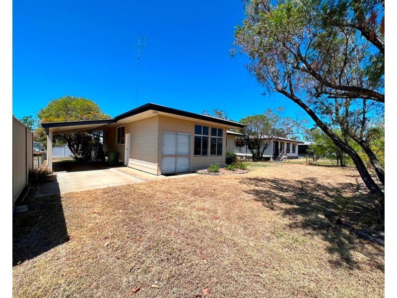 26 Weldon Street, Wandoan QLD 4419