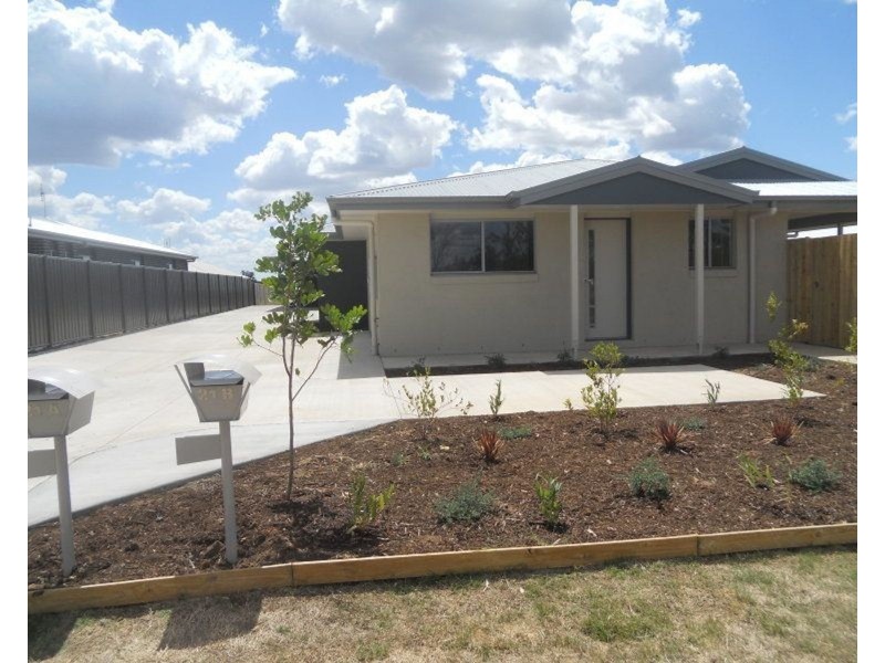 2/21 Barnsley Street, Chinchilla QLD 4413