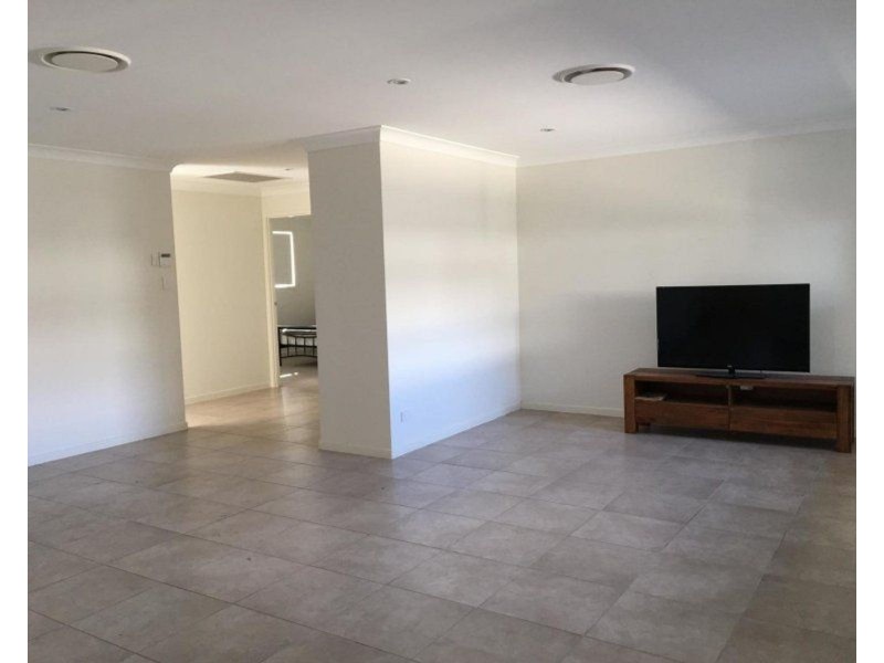 2/21 Barnsley Street, Chinchilla QLD 4413