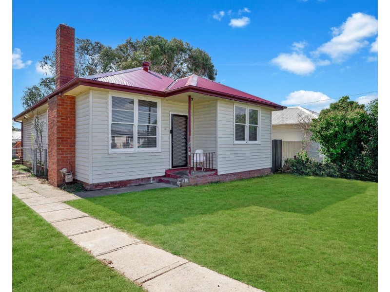 13 Darcy Cresent, Goulburn NSW 2580