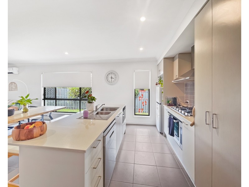 5 Eclipse Crescent, Cumbalum NSW 2478