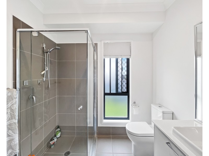 5 Eclipse Crescent, Cumbalum NSW 2478