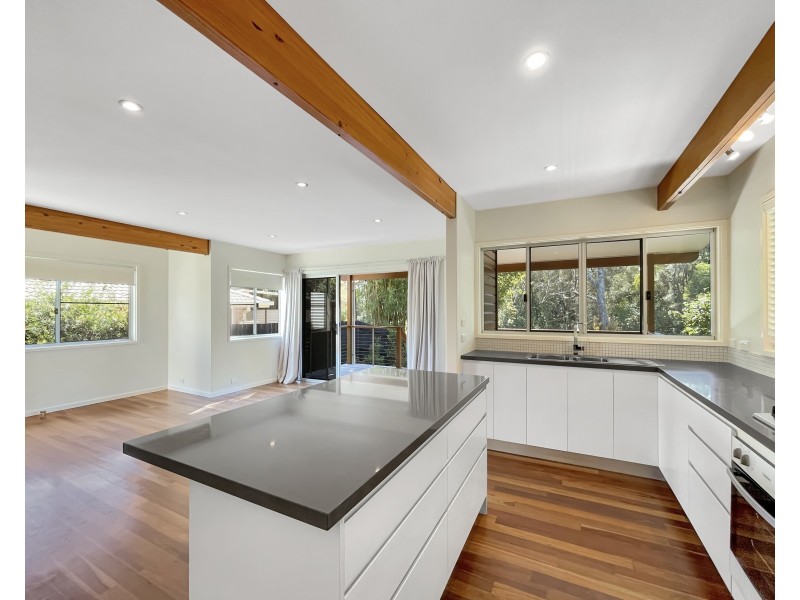 17 Natan Court, Ocean Shores NSW 2483