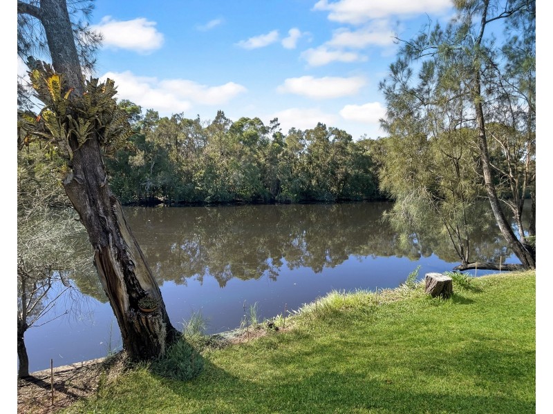 17 Natan Court, Ocean Shores NSW 2483