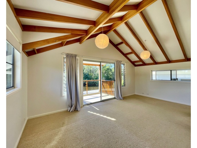 17 Natan Court, Ocean Shores NSW 2483