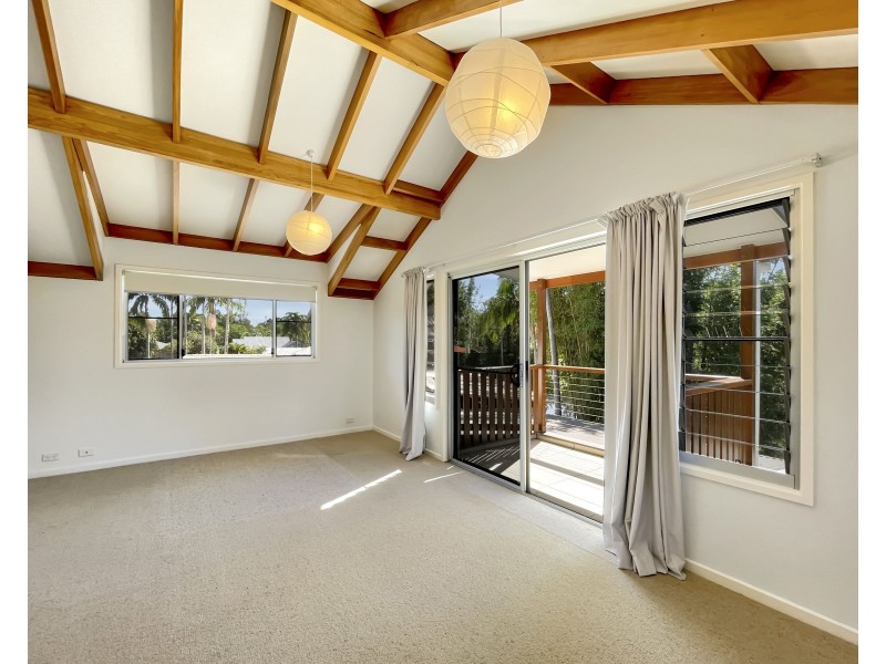 17 Natan Court, Ocean Shores NSW 2483