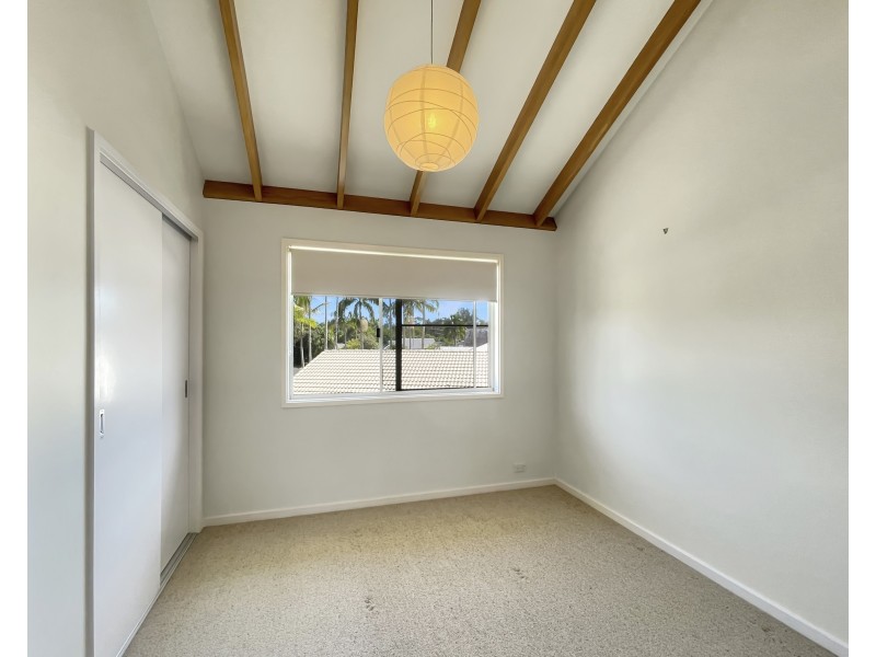 17 Natan Court, Ocean Shores NSW 2483