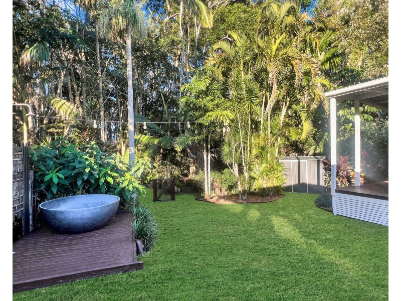 28 Bottlebrush Crescent, Suffolk Park NSW 2481