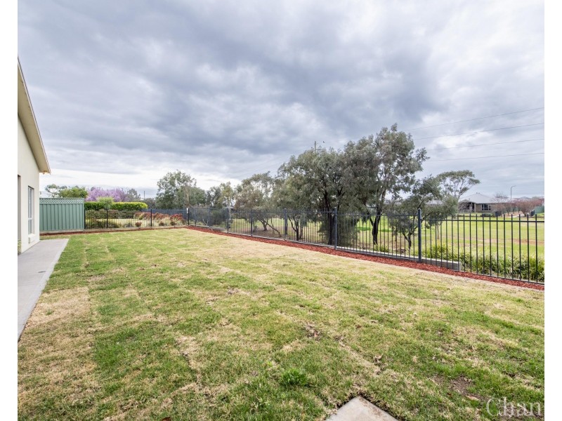 10 Southlakes Parade, Dubbo NSW 2830
