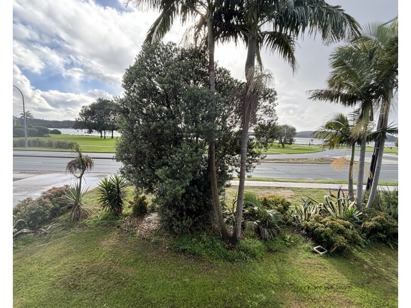 2/54 Beach Road, Batemans Bay NSW 2536