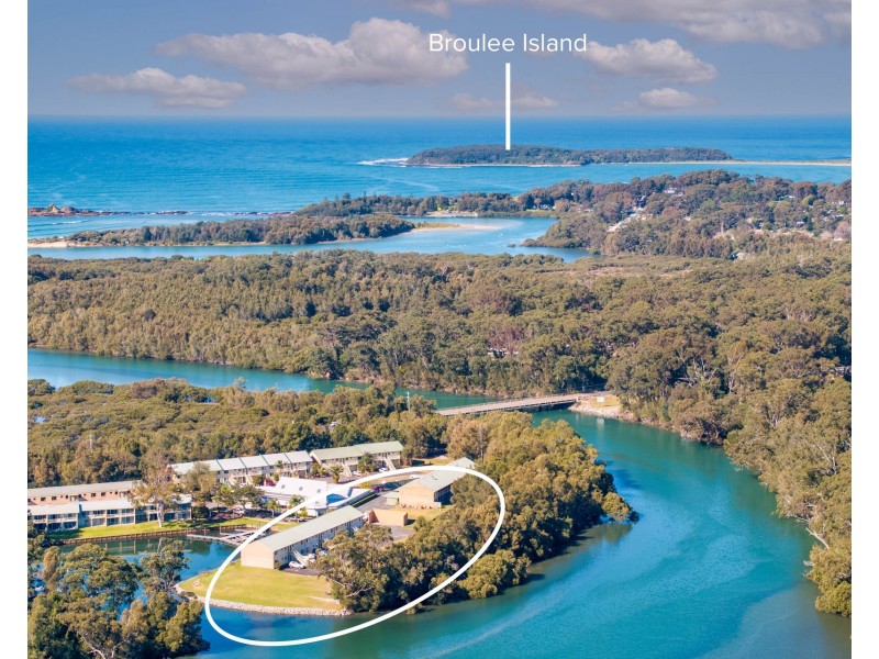 2162 George Bass Drive, Tomakin NSW 2537