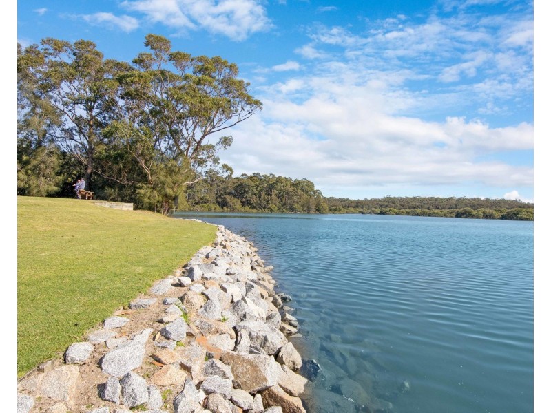 2162 George Bass Drive, Tomakin NSW 2537