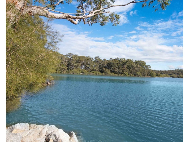 2162 George Bass Drive, Tomakin NSW 2537