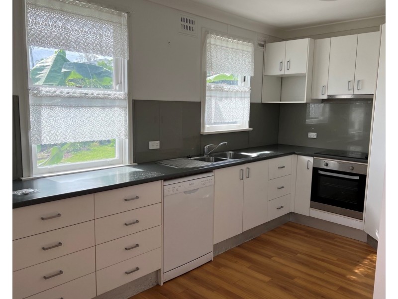 32 Bavarde Avenue, Batemans Bay NSW 2536