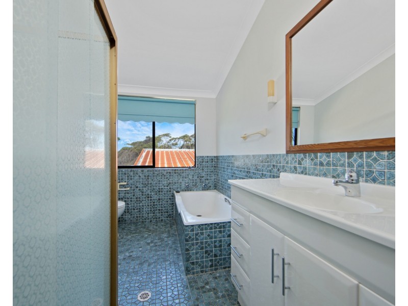 8 Illabunda Drive, Malua Bay NSW 2536