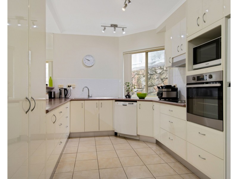 2/11 Wallarah Street, Surfside NSW 2536