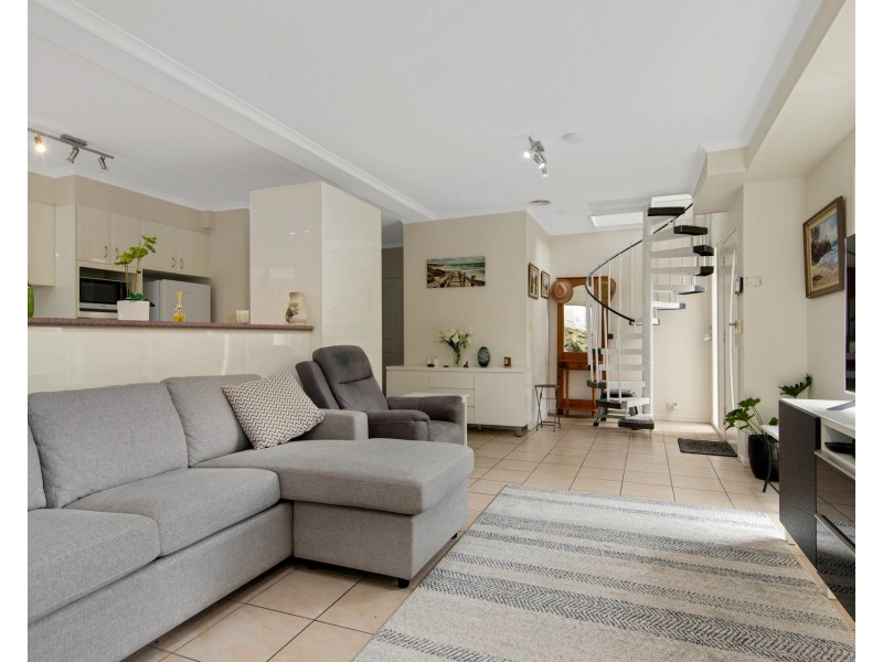 2/11 Wallarah Street, Surfside NSW 2536