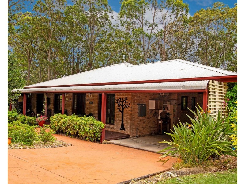 28 Burri Palm Way, Surfside NSW 2536