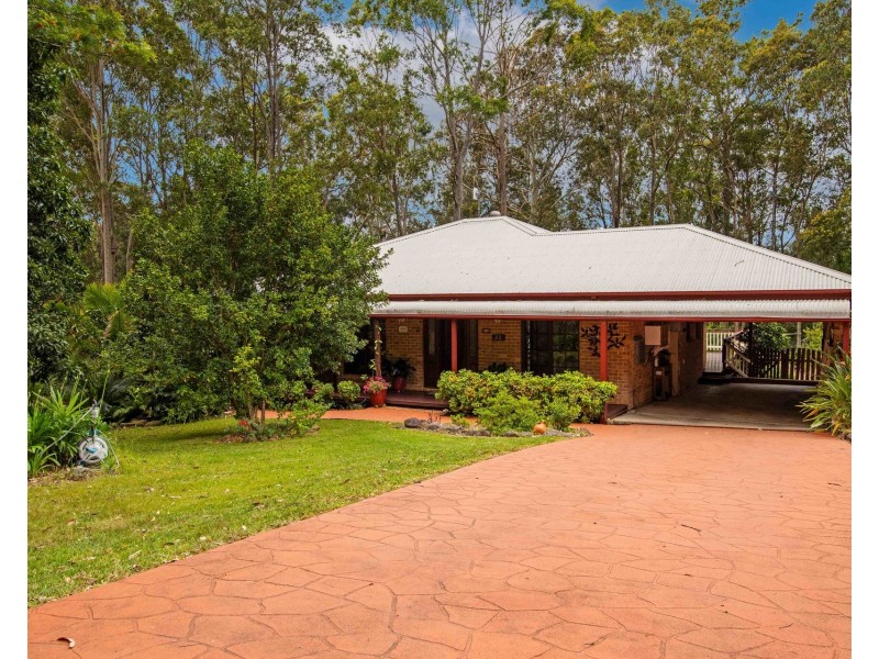 28 Burri Palm Way, Surfside NSW 2536