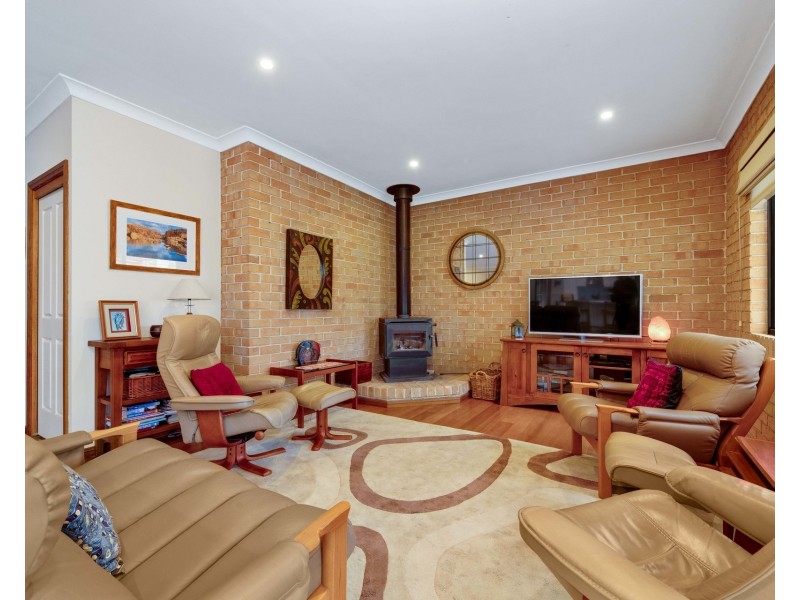 28 Burri Palm Way, Surfside NSW 2536