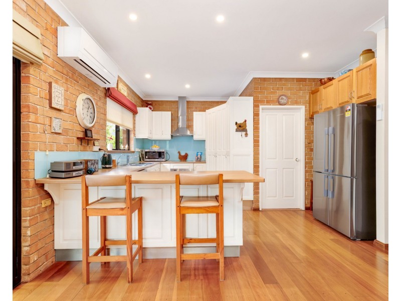 28 Burri Palm Way, Surfside NSW 2536