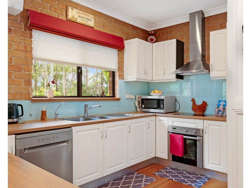 28 Burri Palm Way, Surfside NSW 2536