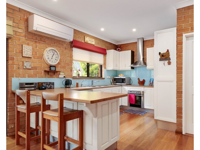 28 Burri Palm Way, Surfside NSW 2536