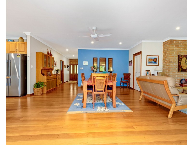 28 Burri Palm Way, Surfside NSW 2536