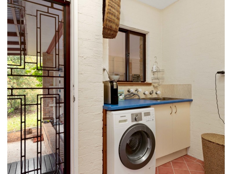 28 Burri Palm Way, Surfside NSW 2536
